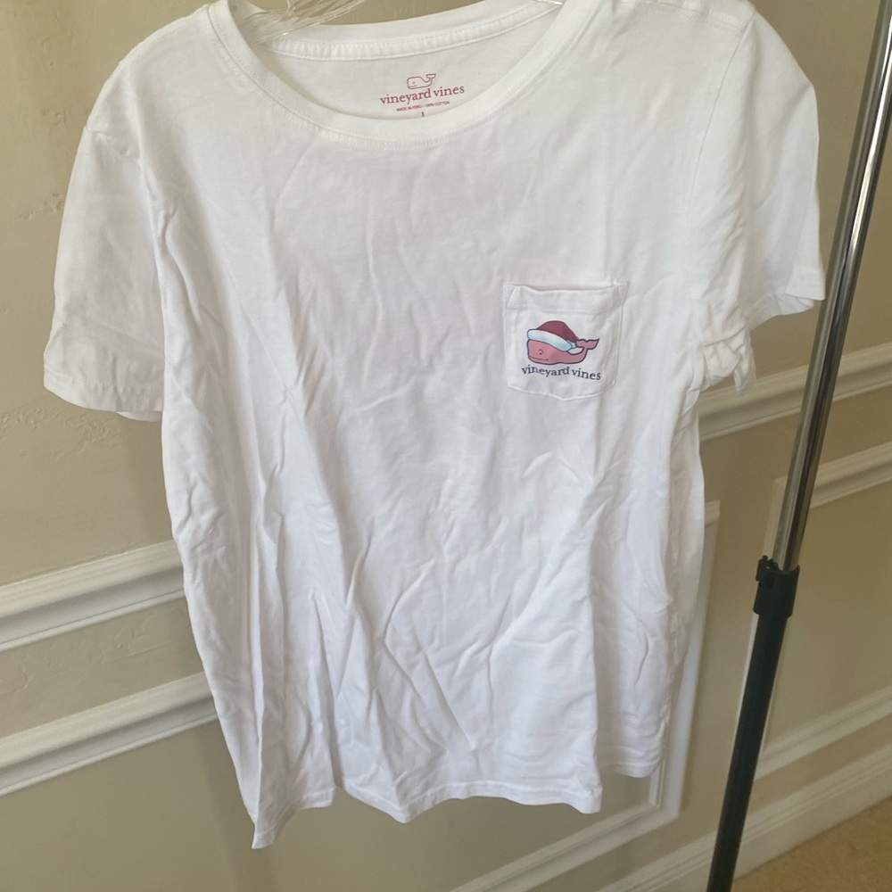 Vineyard Vines women’s White holiday T-Shirt